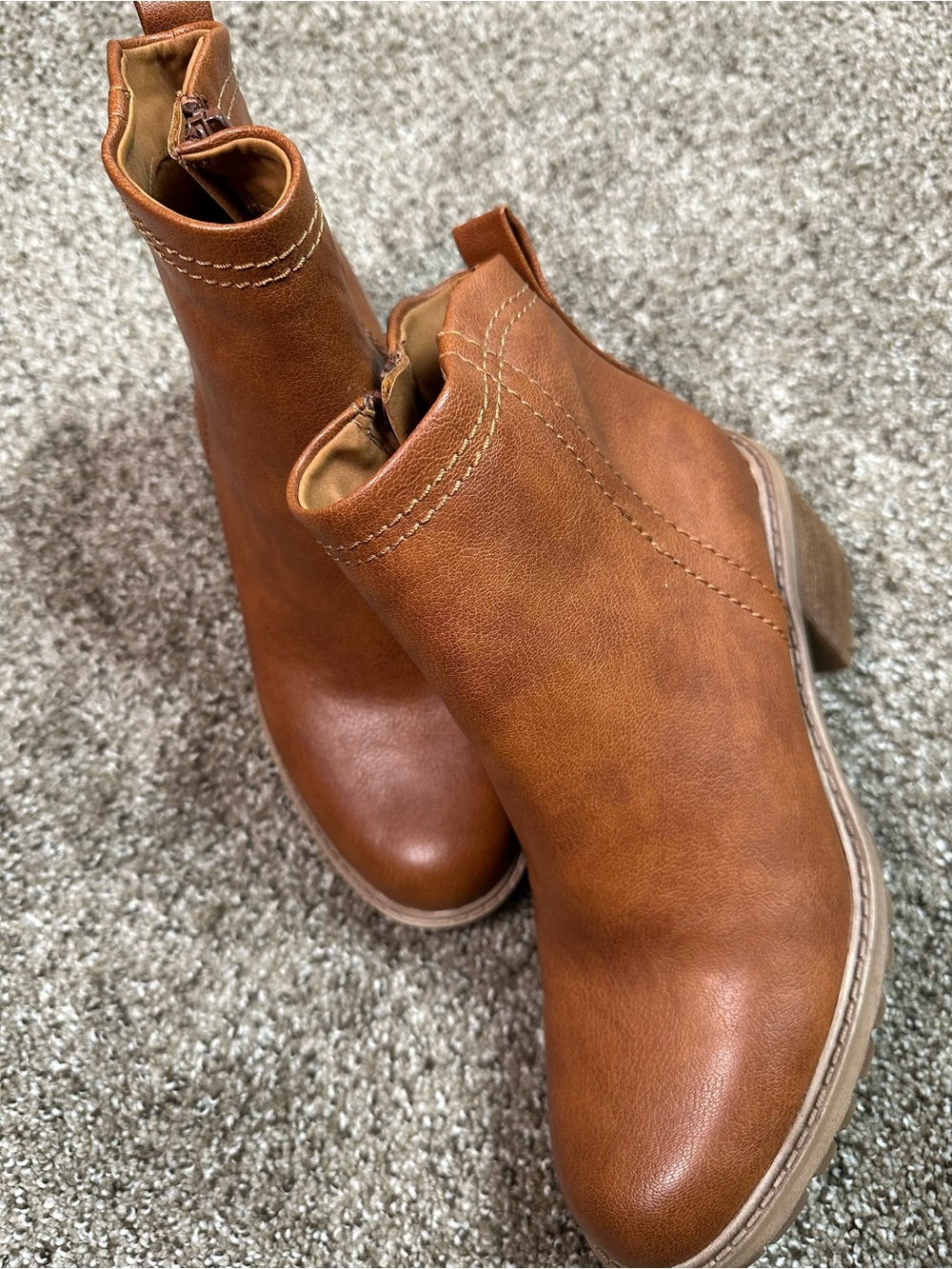 Zodiac Cognac Brown Side Zip Lug Sole Ankle Boots Size 8M